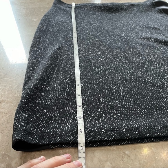 Laura Petites black with faux leather up sides skirt size medium - Picture 3 of 9